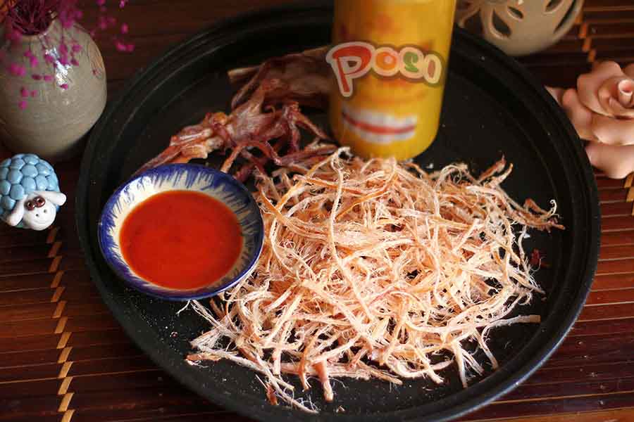 Mực khô xé sợi kết hợp với bia